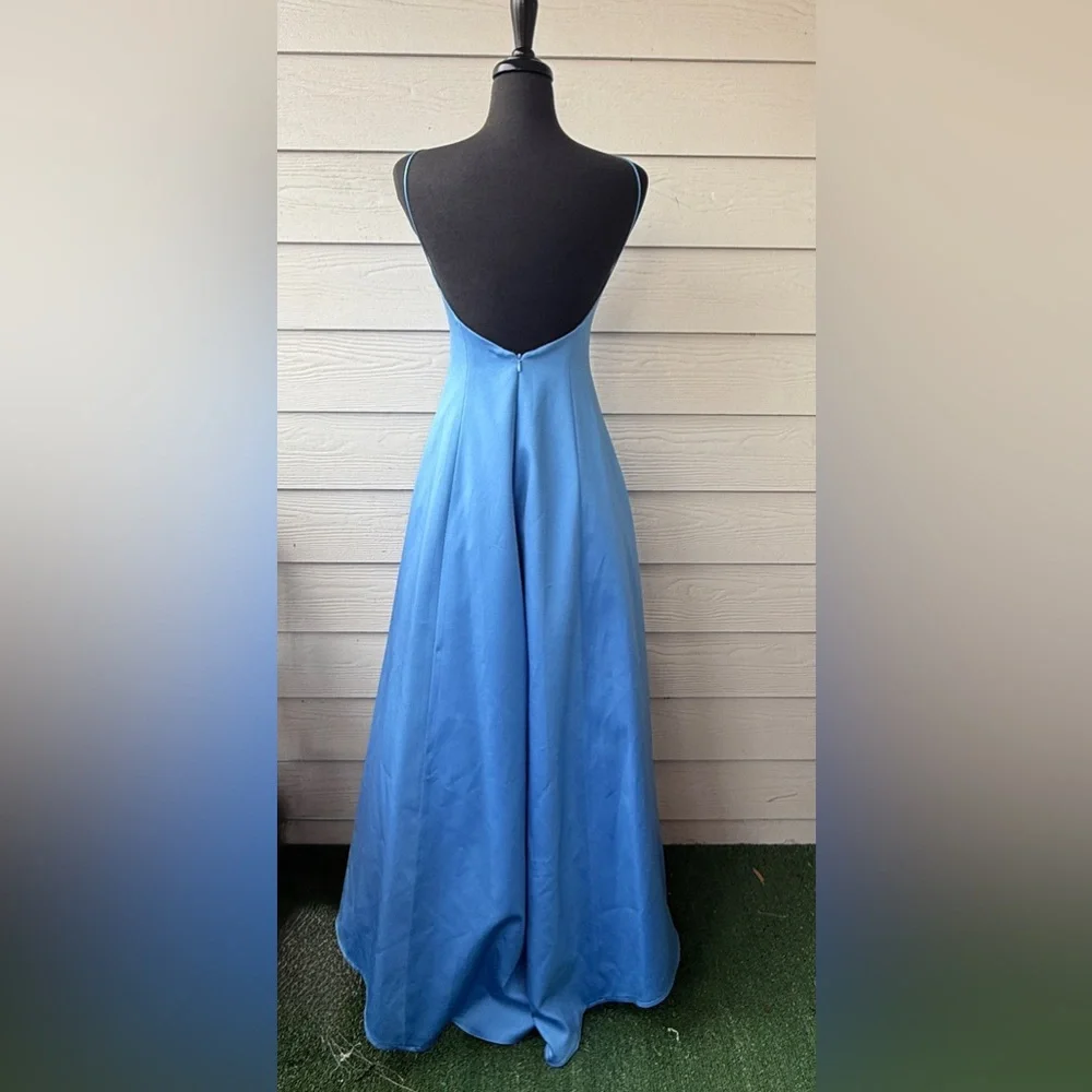 Cache Open Back Satin Gown | Size 4 | Blue | Long Formal Evening Dress - Picture 3 of 10